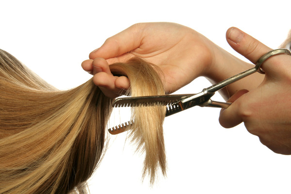 5 coiffures originales à faire avec un sèche-cheveux